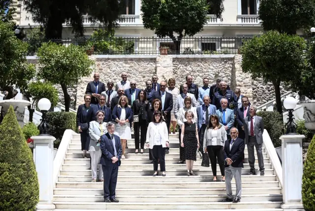 Συνάντηση με τα μέλη της Εθνικής Επιτροπής Προστασίας της Δημόσιας Υγείας έναντι του κορωνοϊού Covid 19